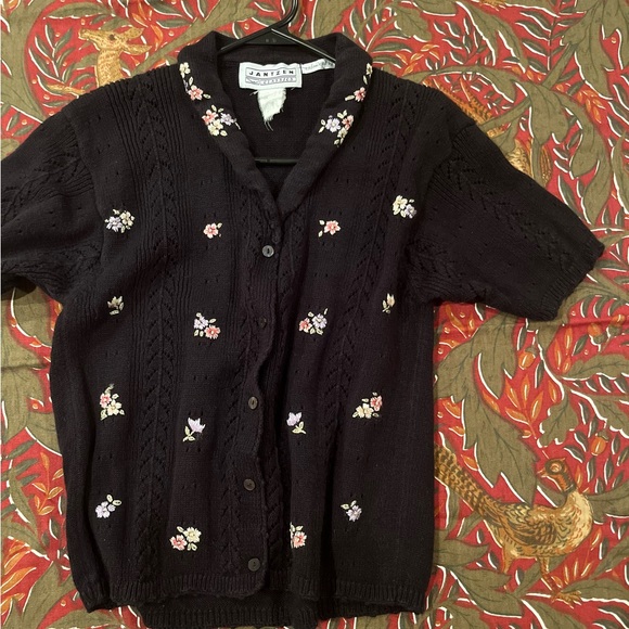 Vintage Jantzen Knit Short Sleeve Cardigan Embroidered Floral on Black Sz M/L - Picture 11 of 16